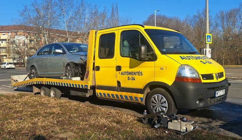 Autómentes munka közben.