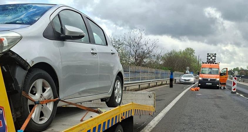 Rendőri biztosítás mellett zajlik a mentés.