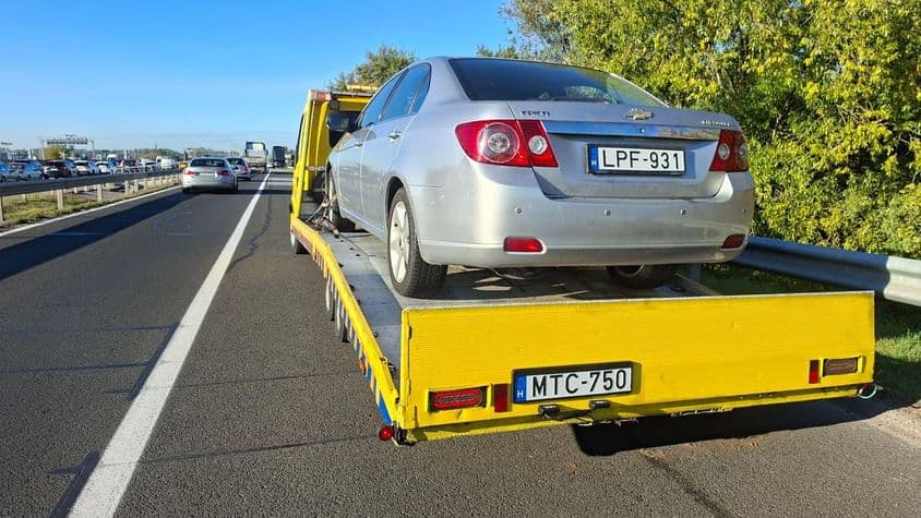 Autómentés az M3 autópályán.