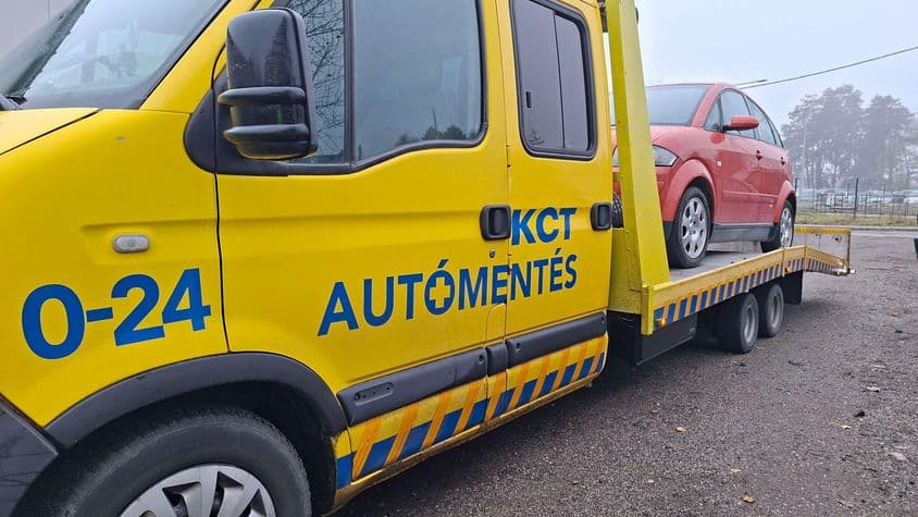 Autómentés minden nap, éjjel-nappal.