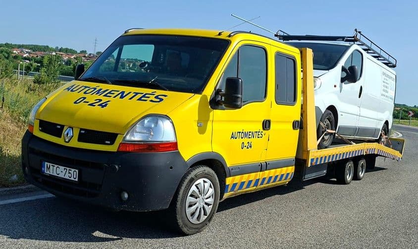 Professzionális autómentés platós járművel